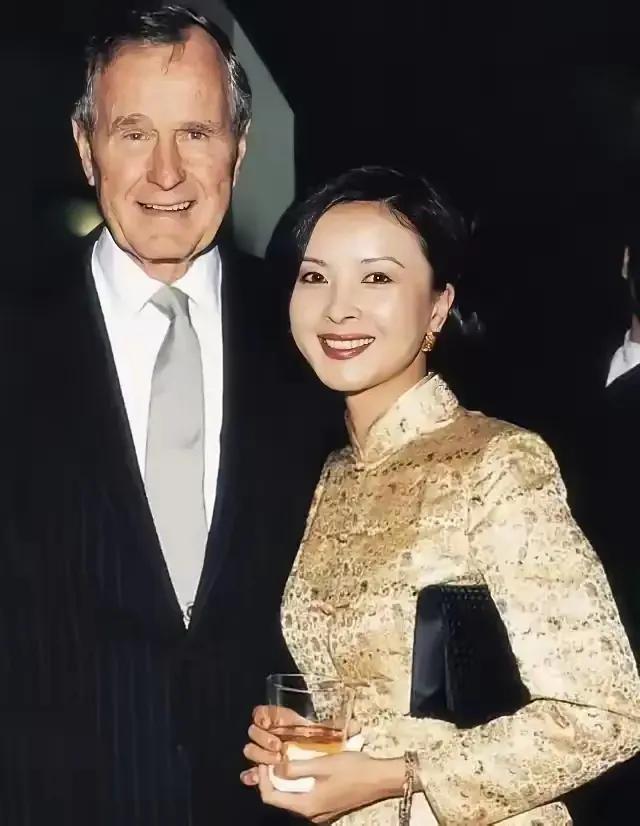 这张东方面孔是谁？如此美丽，如此大方，如此文雅，这才是东方女姓应有的容颜和气质，