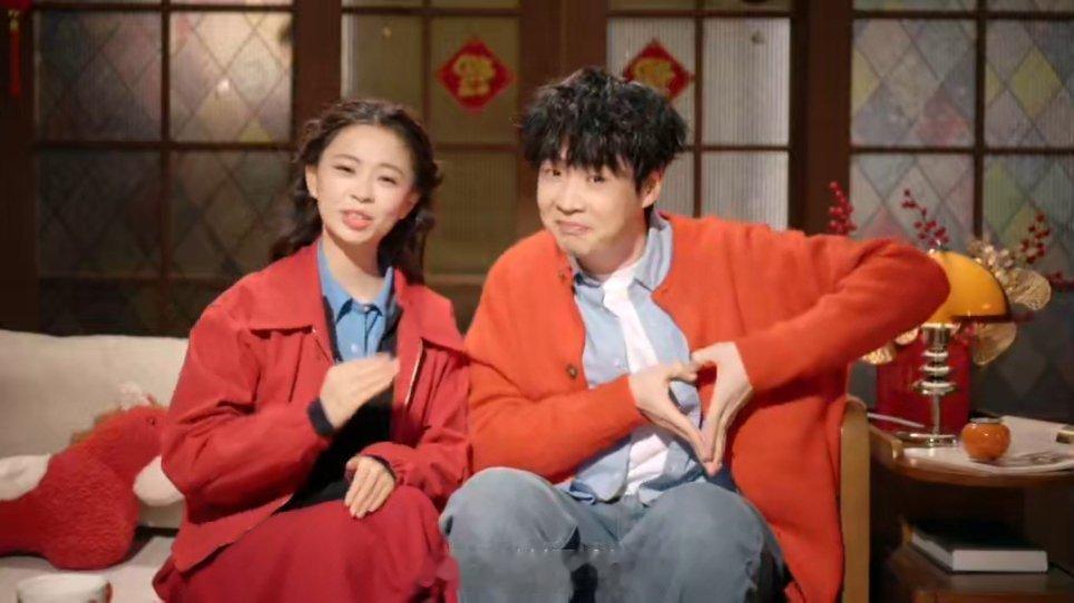 王王队的过年送礼故事谁懂啊家人们！看王王队的新年TVC直接狠狠代入了，往年为了给