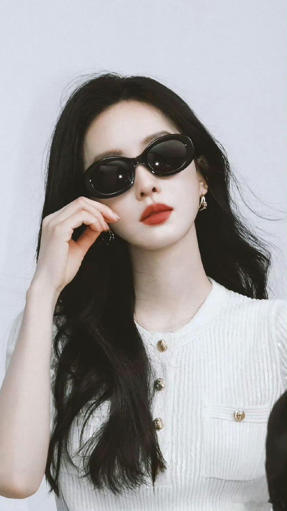 王大发回应刘诗诗方 我服了[跪了][跪了][跪了]这是看我诗诗姐太美了吗，天天张