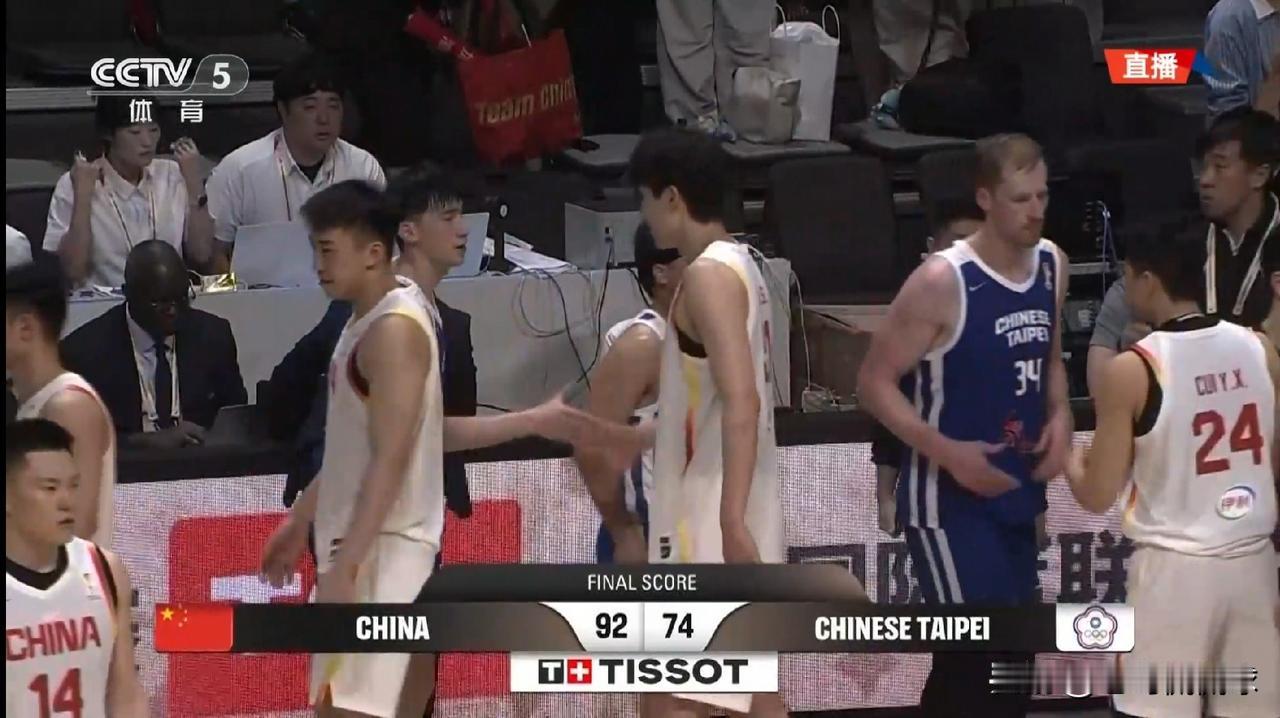 中国男篮真是太懂人情世故了！在今天结束的一场男篮世界杯亚洲区预选赛中，中国男篮以