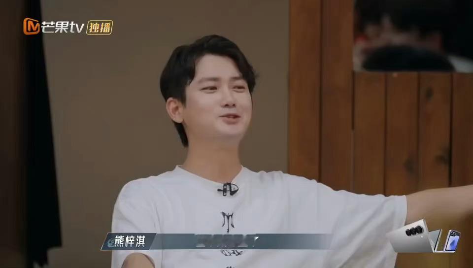 #凤小岳的黑暗料理把高卿尘吃吐了#凤小岳做的黑暗料理把高卿尘吃吐了[允悲]。#披
