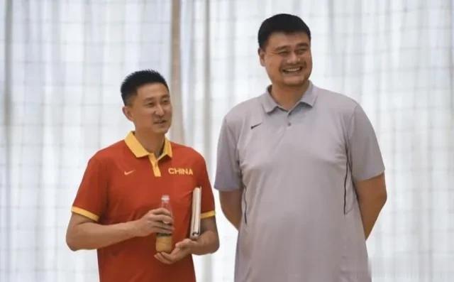 姚明谈:杜锋离任话题！原来是这样！
-篮协去年非常希望和杜锋续约，无论是薪水还是