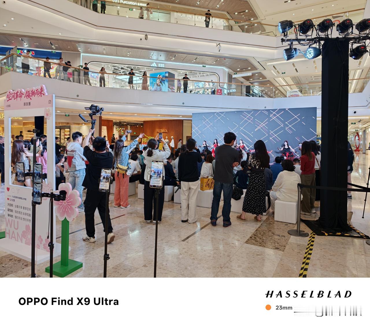 今天来武汉天地参加奇瑞风云T9L武汉区域上市发布会了，奇瑞的领导也来到了现场，今