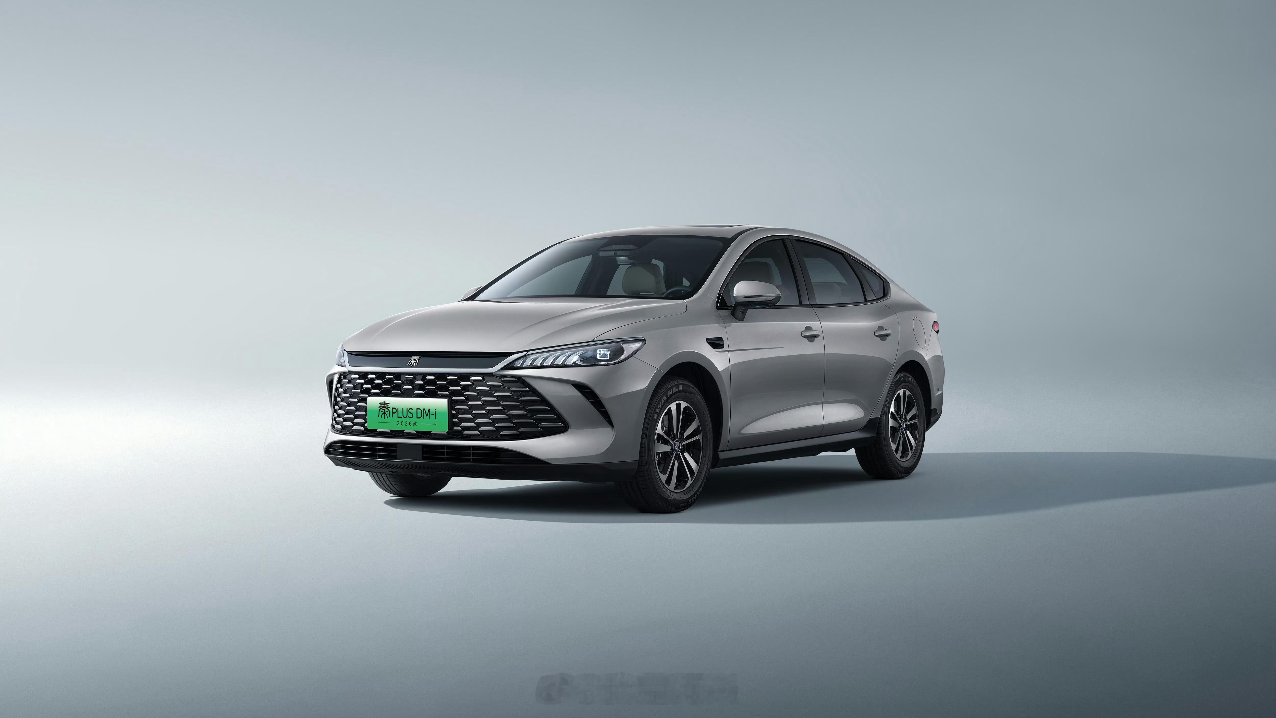 比亚迪秦大电池长续航版本的PLUS DM-i来了，比亚迪秦这个外观设计还是颜值很