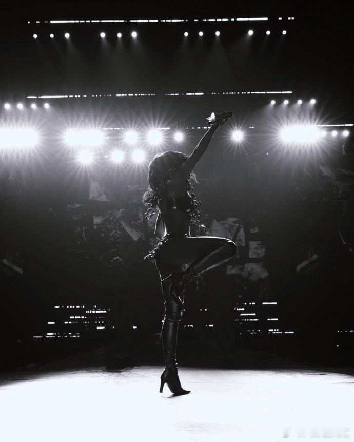 水果姐致中国粉丝的一封信“十天的相聚难消解十年的等待”，水果姐这句话狠狠戳中我了