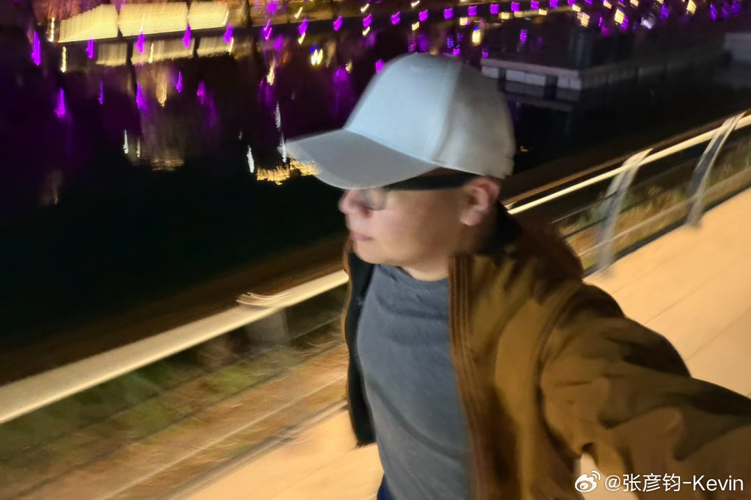 6.5km✅我发现跑步特别能检测你是否吃多，晚上整了粉肠粉，一下上劲儿了。。。控