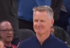 勇士打出高潮领先骑士 看科尔压不住的笑容 骑士vs勇士