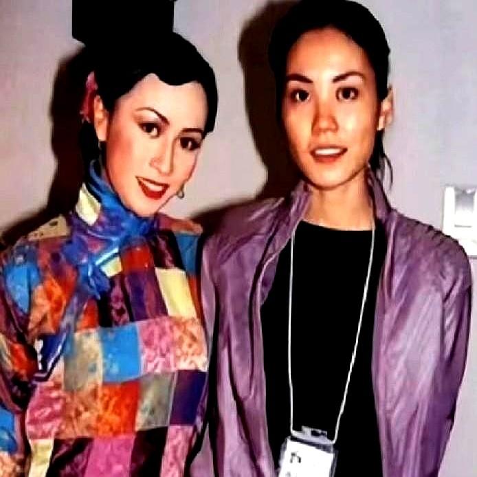 刘嘉玲又被说“热脸贴冷屁股”了……

就因为她在小红书上发了和王菲的合照。

有