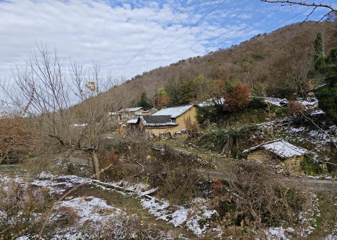 80多岁老人外出至今未归，求推流求帮忙
4月6号下午外出，说进山找落下的东西后一