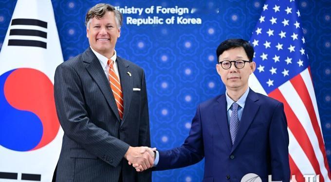 【韩美副外长华府会晤 加速推进落实关税联合说明资料】韩国[超话] 与美国当地时间
