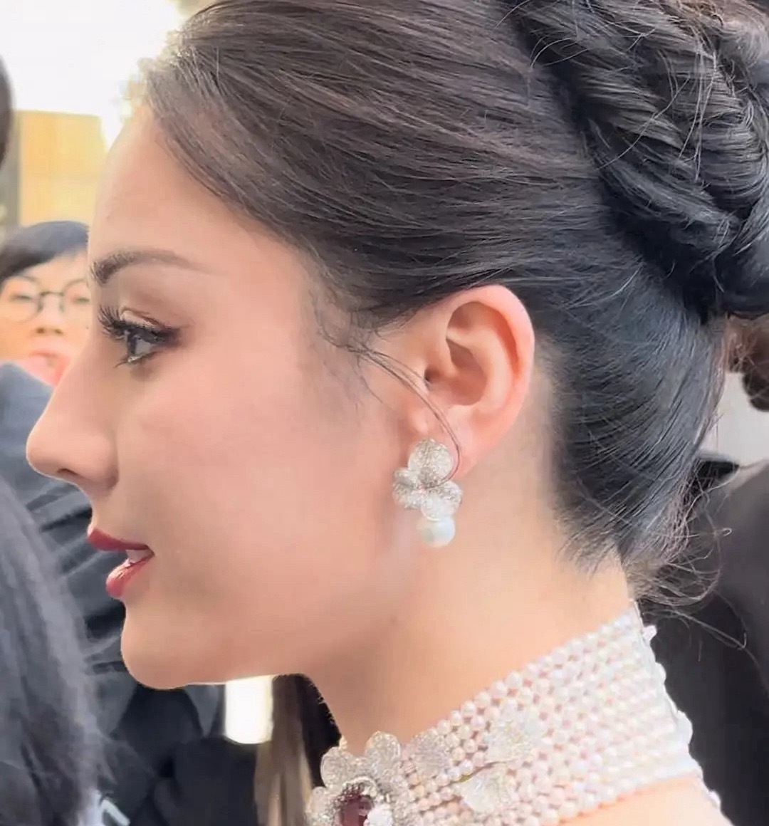 迪丽热巴是不是胖了，感觉脸有点肿啊 