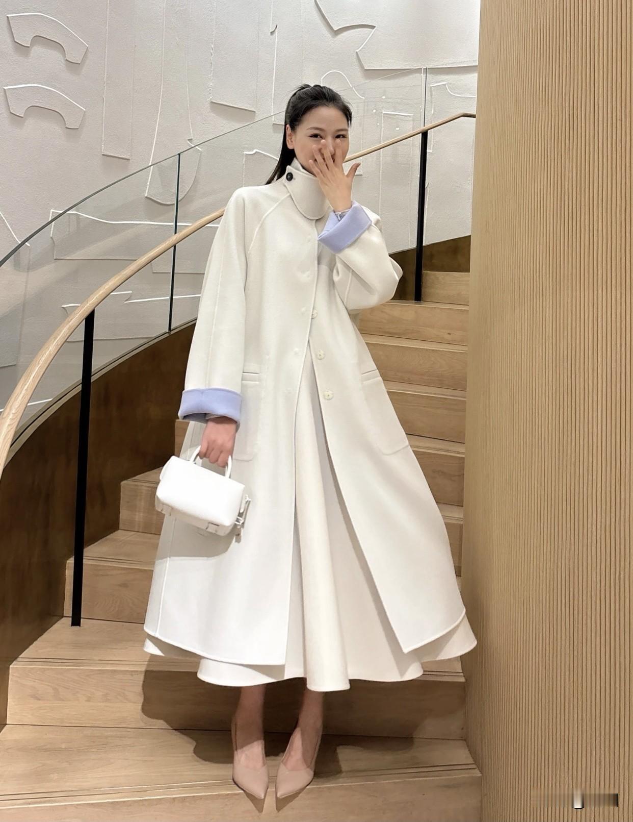 女人外在漂亮重要，还是有魅力重要魅力却能让人在长久相处中不断发现新的闪光点。