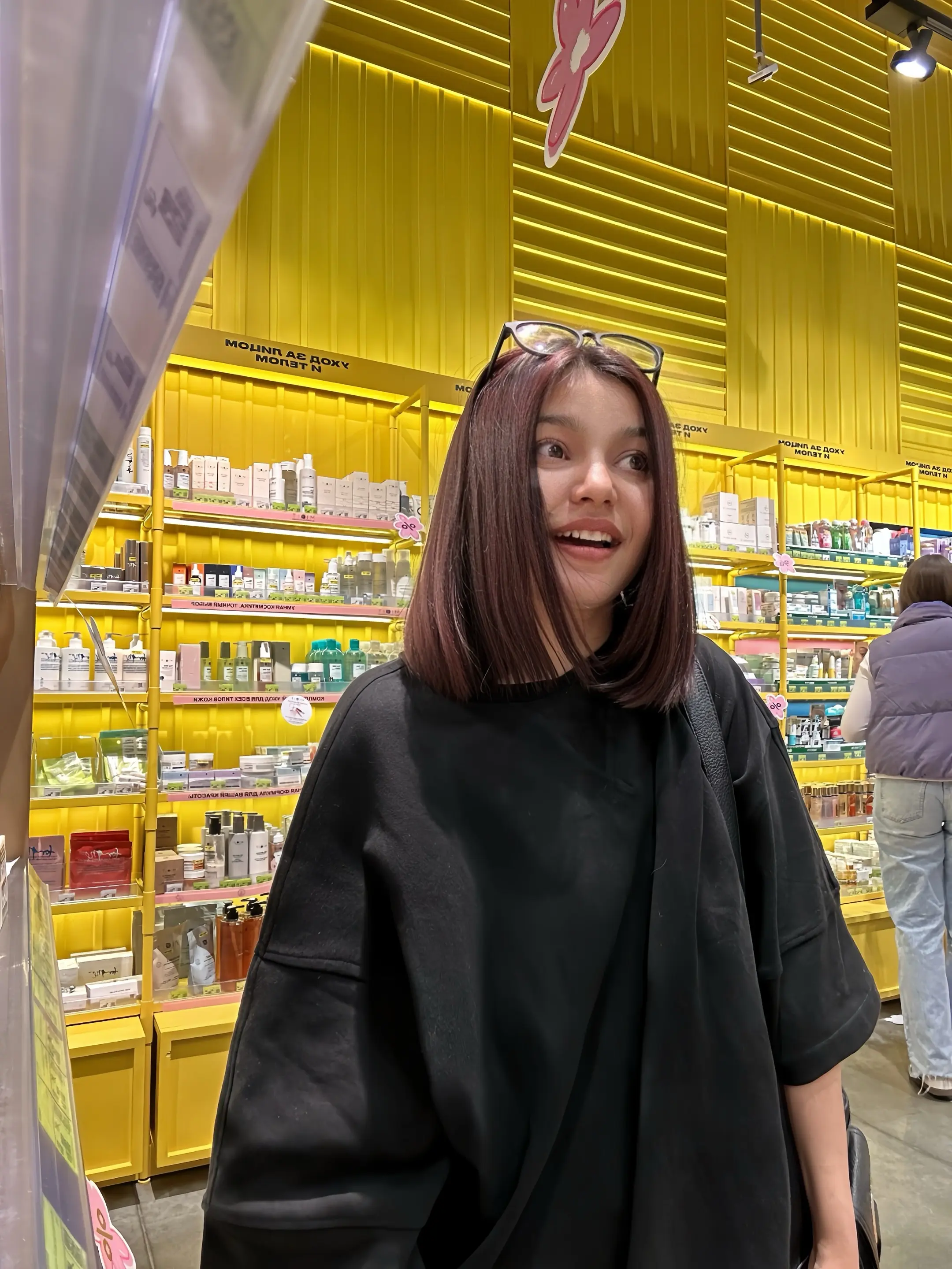 比起别人在背后议论我   我更想知道的是你替我说了什么