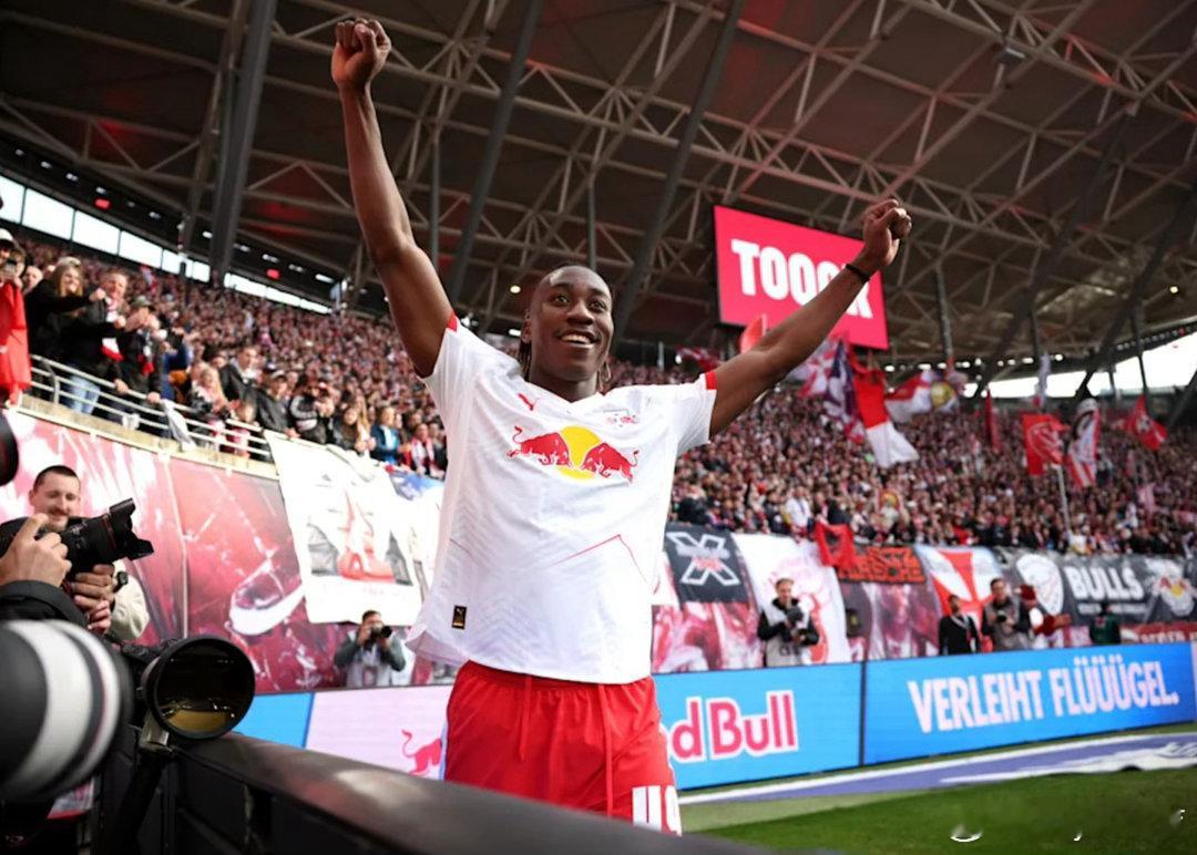 图片报：迪奥曼德团队与利物浦、巴黎接触，莱比锡要价1亿欧 德国《图片报》介绍：莱