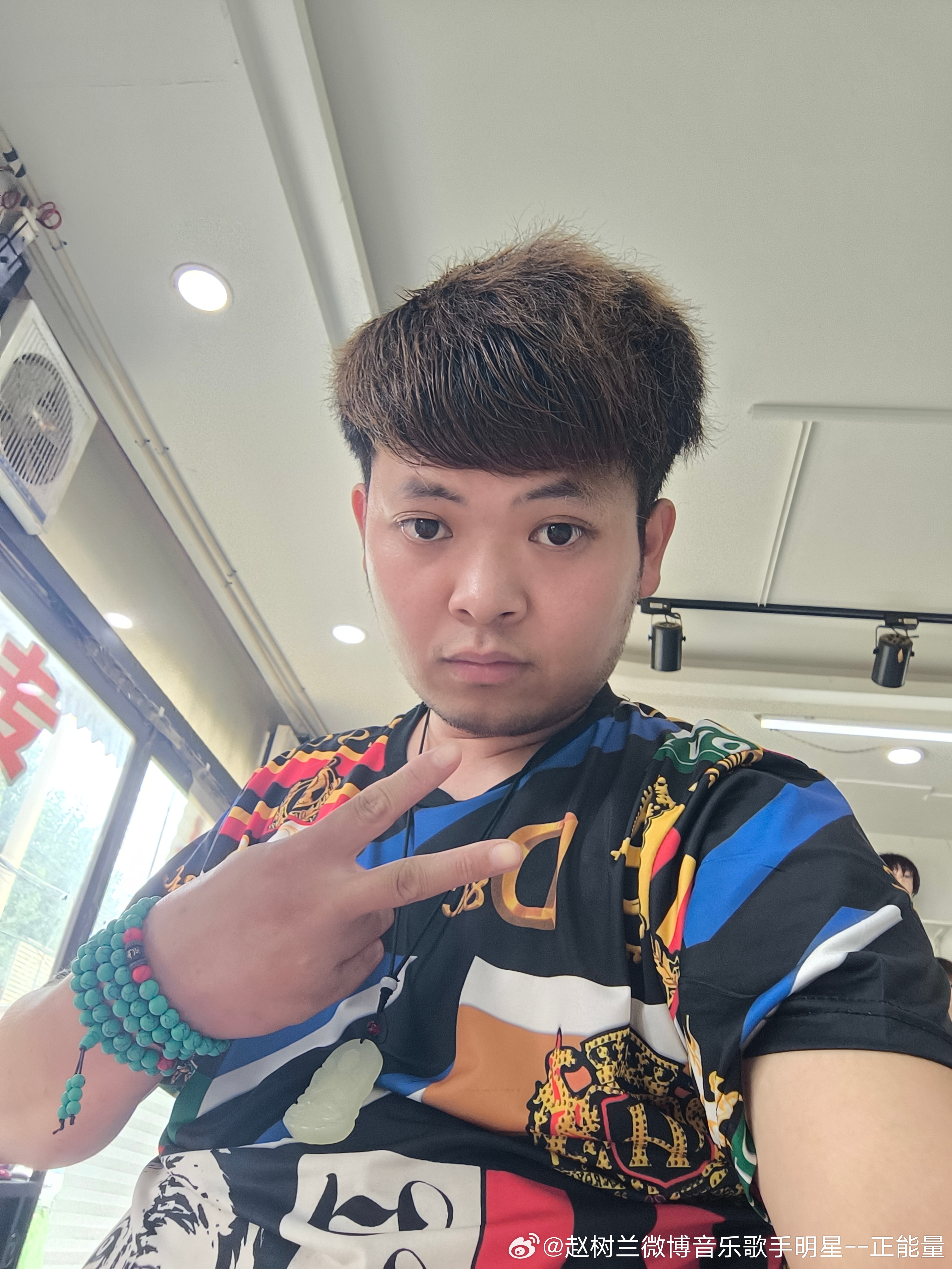 赵树兰热门微博日常分享腾讯 赵树兰给腾讯客服管理员哥哥姐姐：提提建议意见：为什么