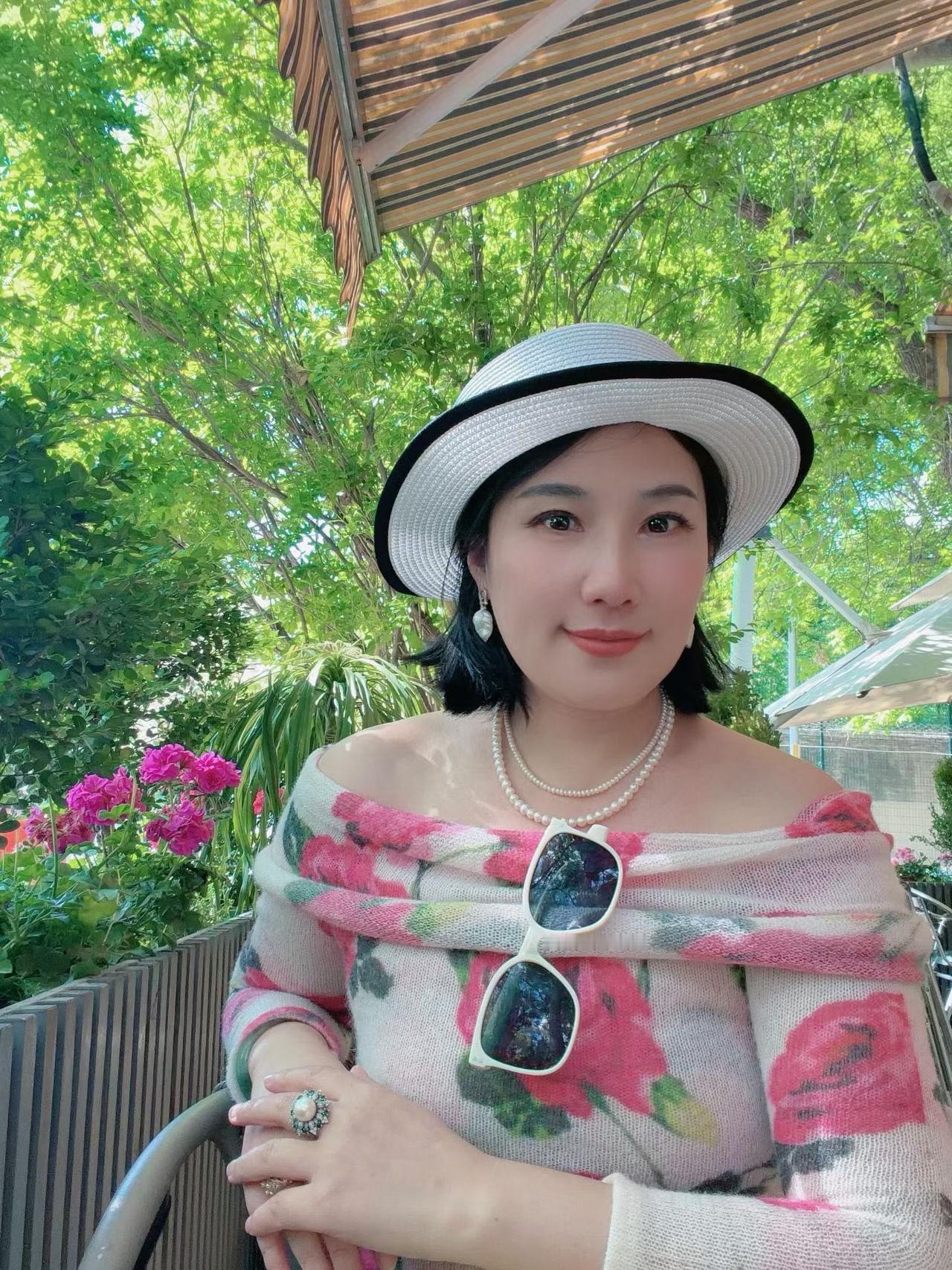 如果生命是一场徒劳，毫无意义，周而复始，回到原点。就像西西弗好不容易把石头推到山