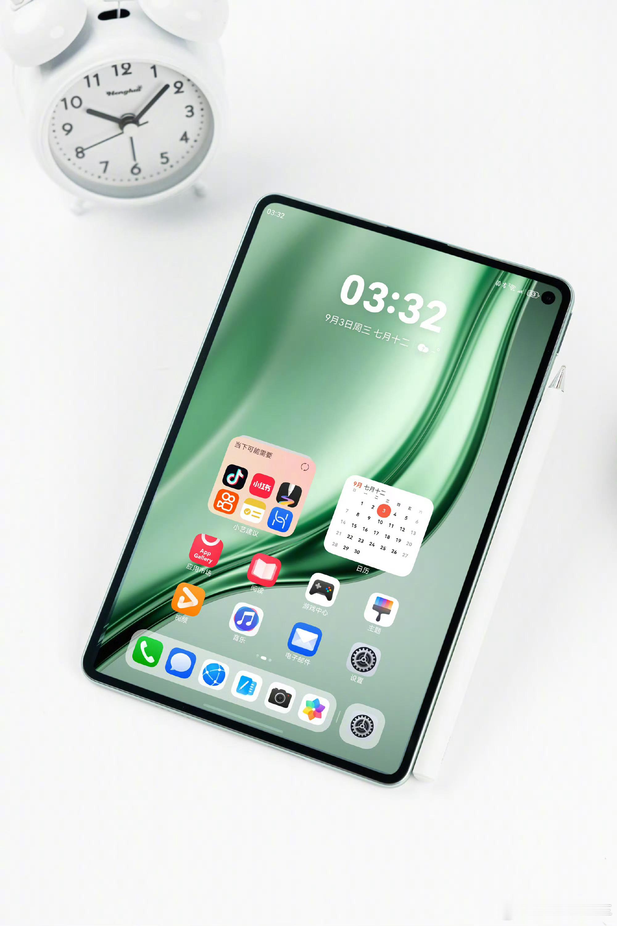 华为发布首款8.8英寸OLED平板华为推出首款MatePad Mini旗舰小尺寸