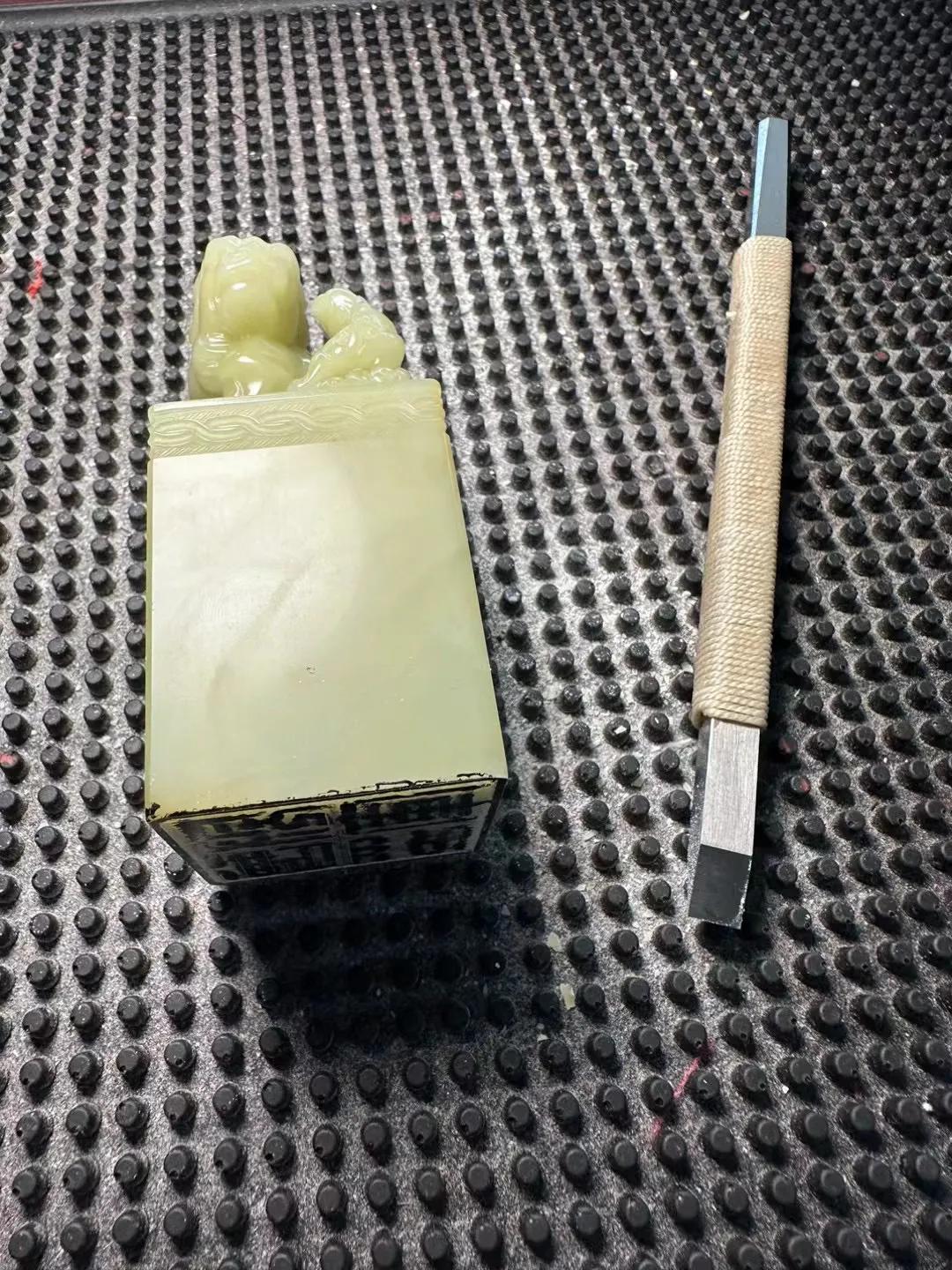 石材越来越硬，钢刀越来越快。世间万物相生相克，总有破解之道。坏人再狡猾，也难逃被