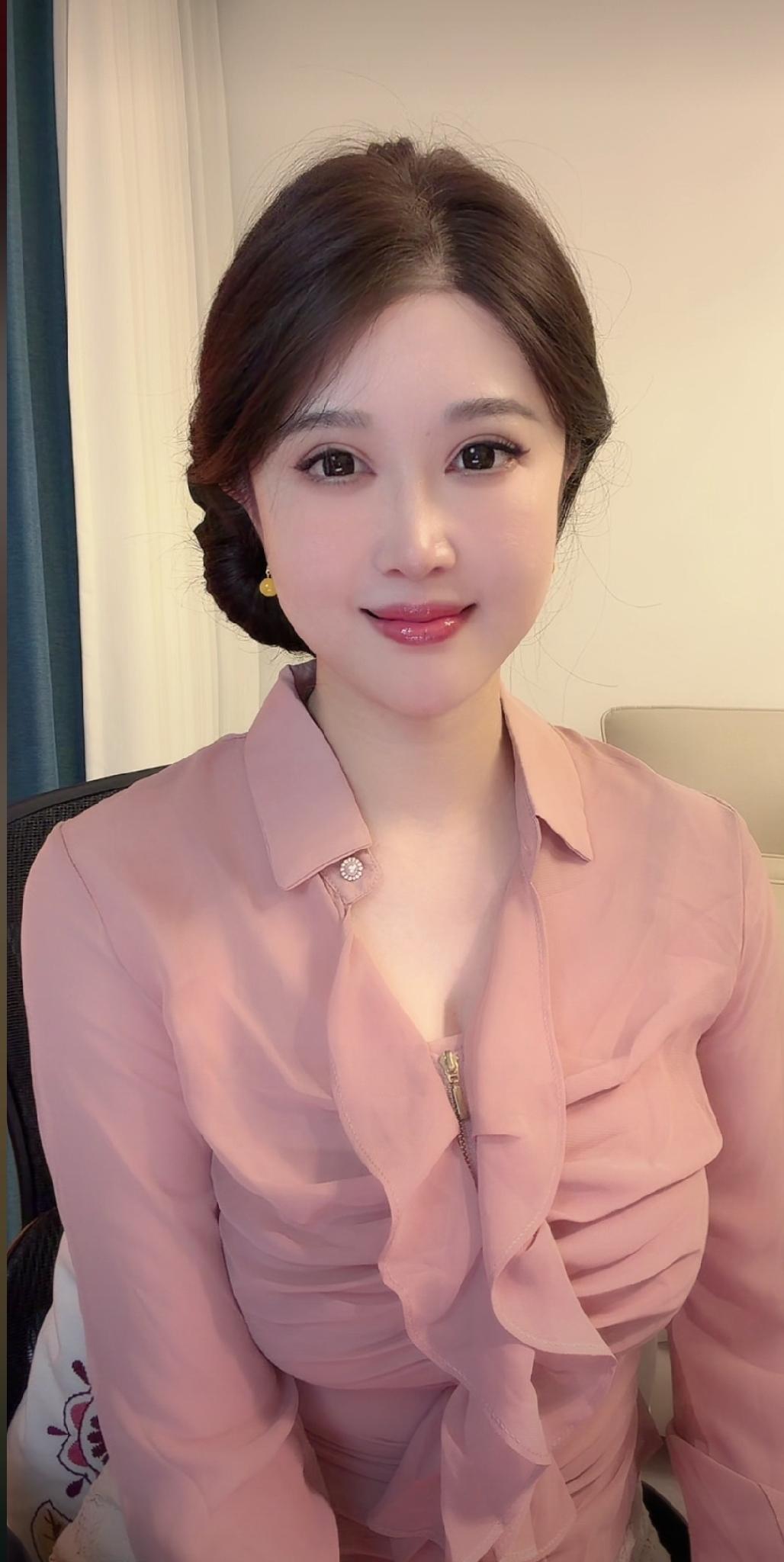 冰清玉洁，美得无可挑剔的红粉佳人，172㎝来自大连女人如何穿出含蓄的性感? 什么