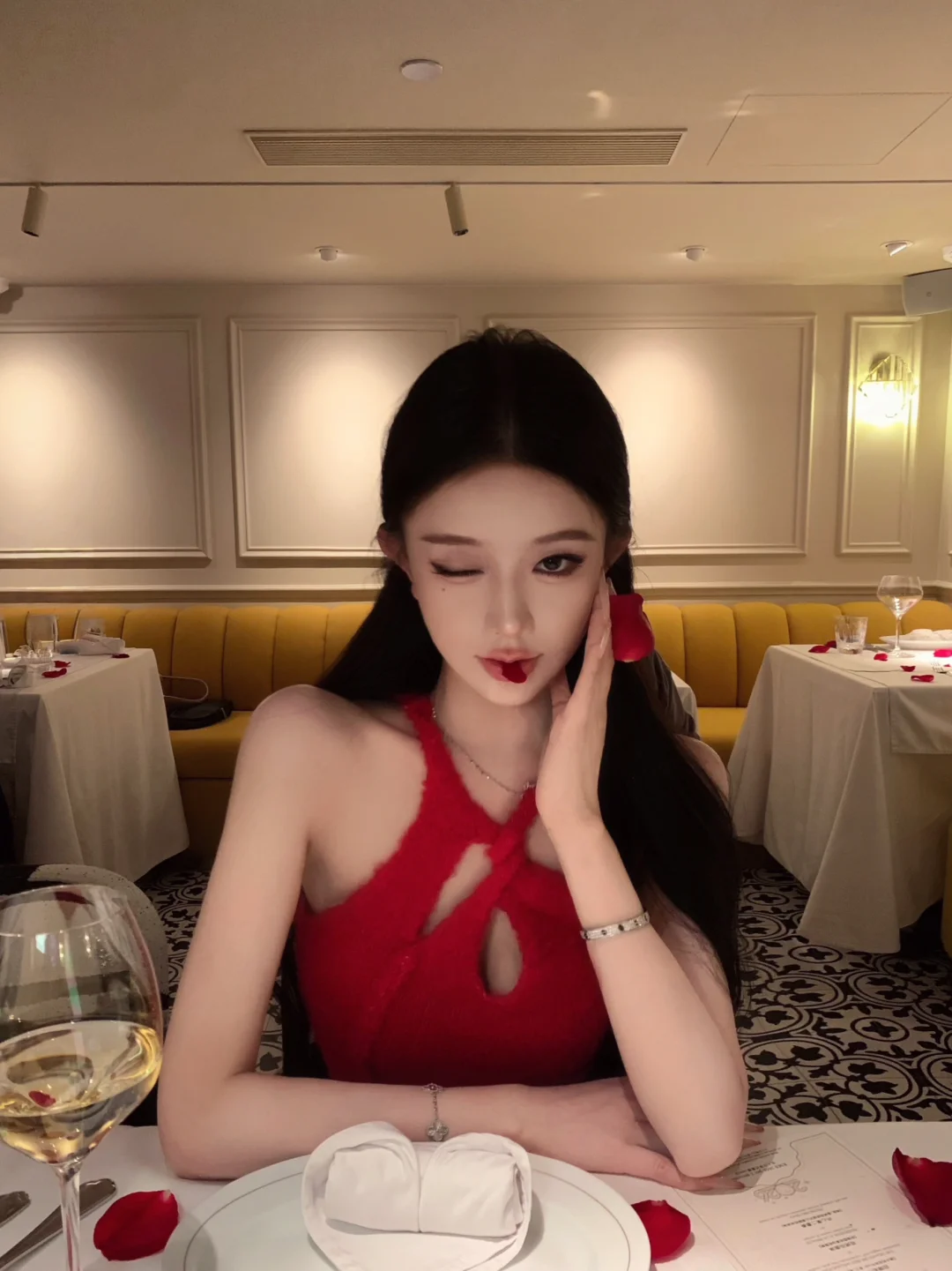 新年当然要穿红色啦