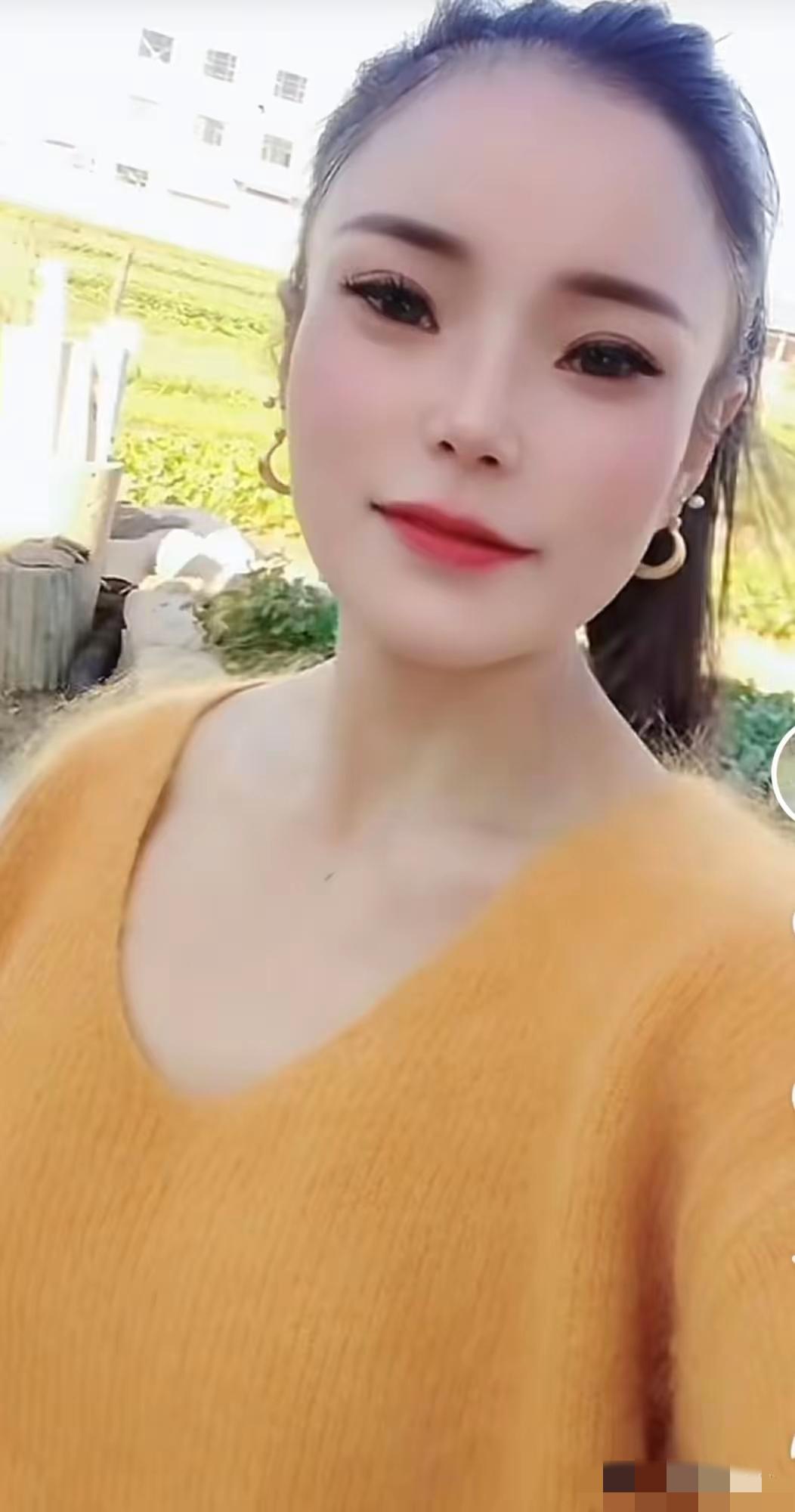 12月27日，江苏连云港的燕姐痛哭流涕大发声，她的好闺蜜颜倩突然离世，只有短短几