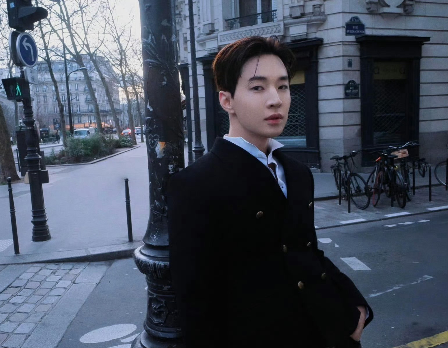 刘宪华和暮光之城男主同框 两个帅哥见面，都好帅呀。女生们，如果只能选一个做你老公