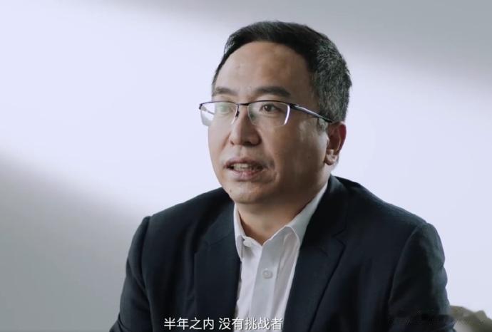 

网友问：明哥，荣耀MagicV2发布后各大厂商形成六大派围攻光明顶的态势，您