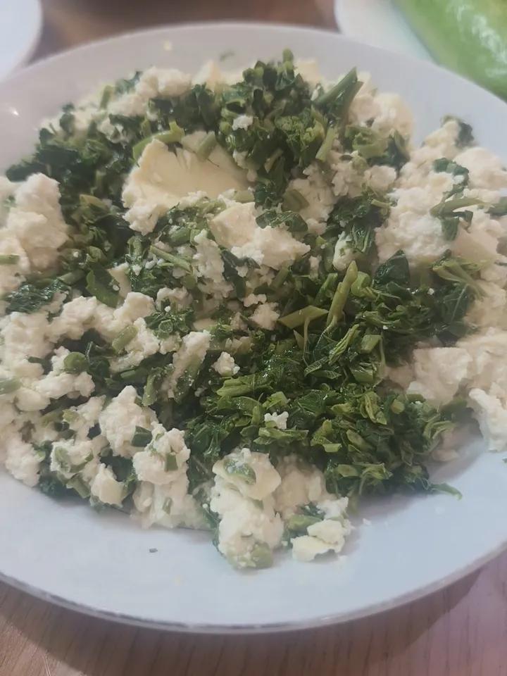 香椿芽拌豆腐，一个素食主义者的美食。再配上一杯素酒，，生活如此惬意！