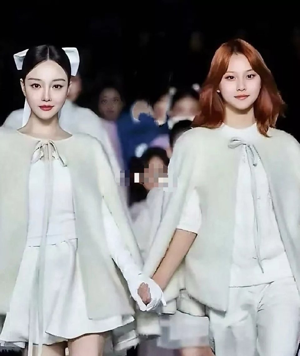 医美真可怕，妈妈竟比女儿还显年轻 