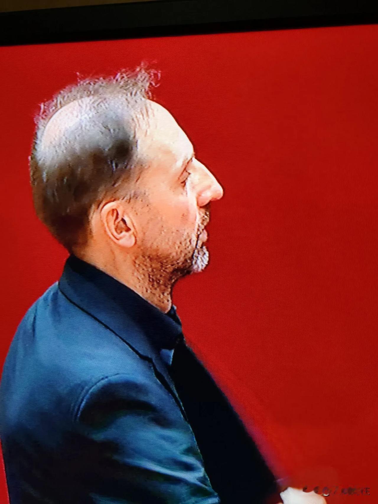 浙江男篮对广州二番战有悬念吗？
浙江开局从13比2一路领先，接着广州威金顿传球给