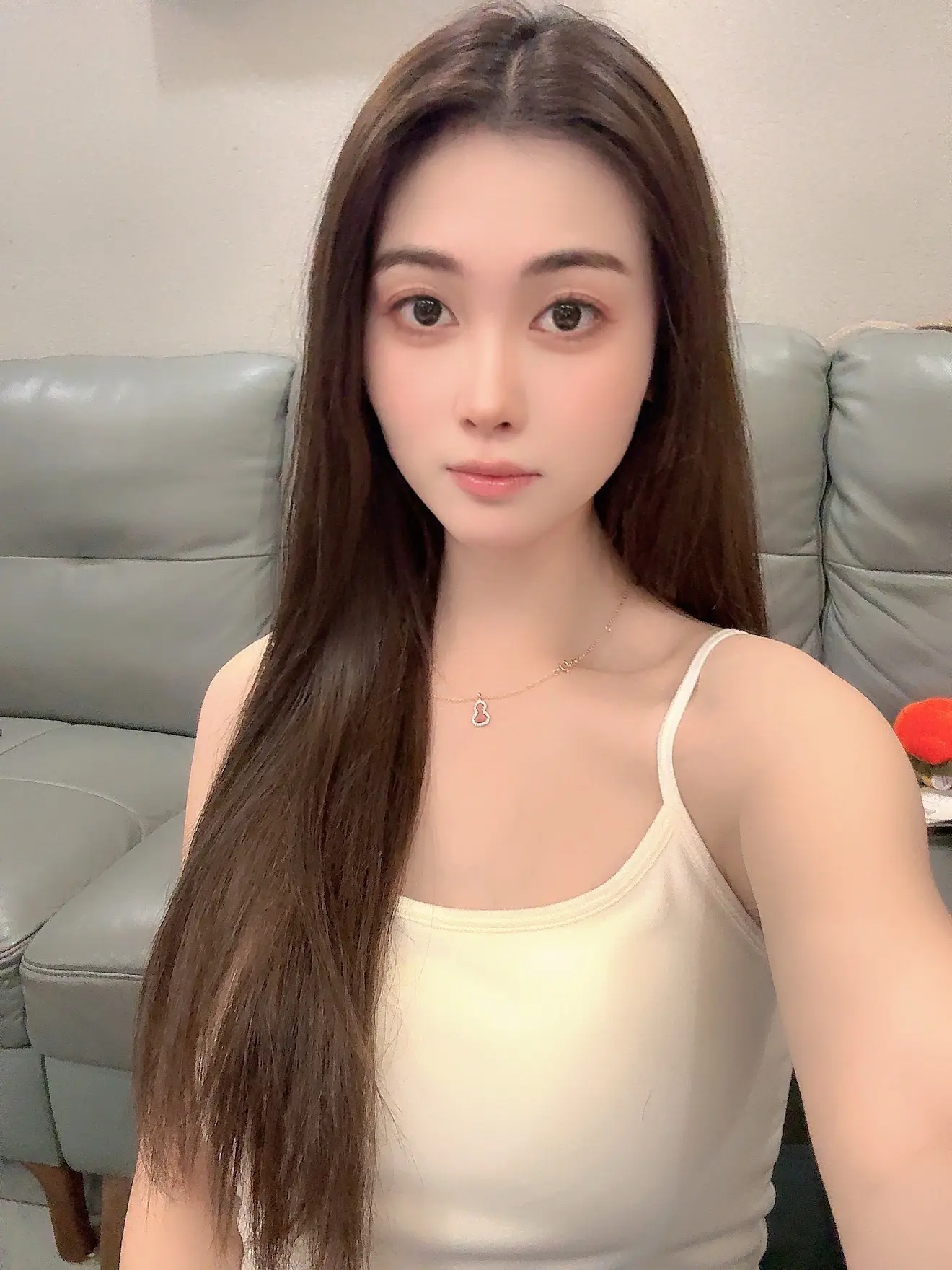 我渴望的真诚和爱都太理想化了 或许根本就不存在 也可能是我运气不好