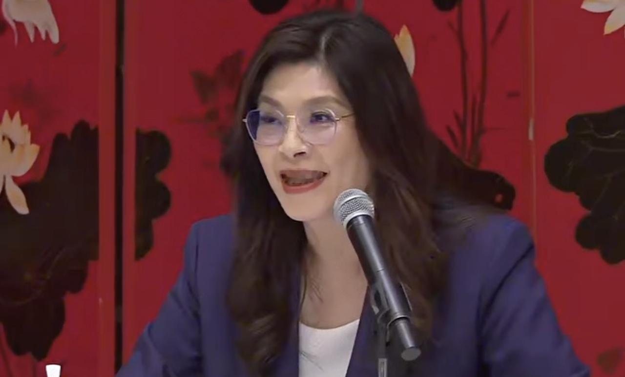 4月10日下午，郑丽文一行召开记者会，“2026和平之旅”大获成功，从表情就能看