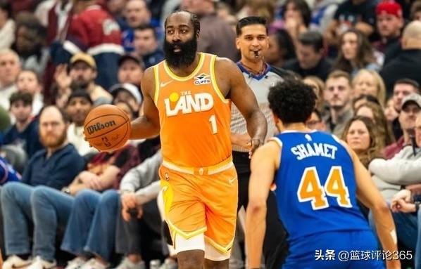 哈登到骑士后，比快船场均少6.3分，是在牺牲个人数据吗？

· 场均得分：快船 