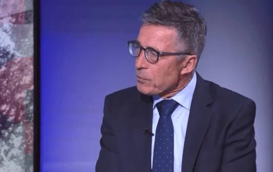 北约前秘书长：只有搞定了俄罗斯之后才能集中资源对付中国。北约前秘书长斯穆森在接受