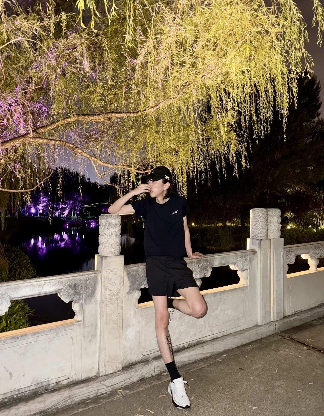 支持蒋易穿短裤自由
蒋易 摇汞青年 潮男