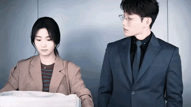 30秒电梯戏封神！被刘亦菲“说丑”的代旭，15年配角逆袭炸穿热搜
 
2026开