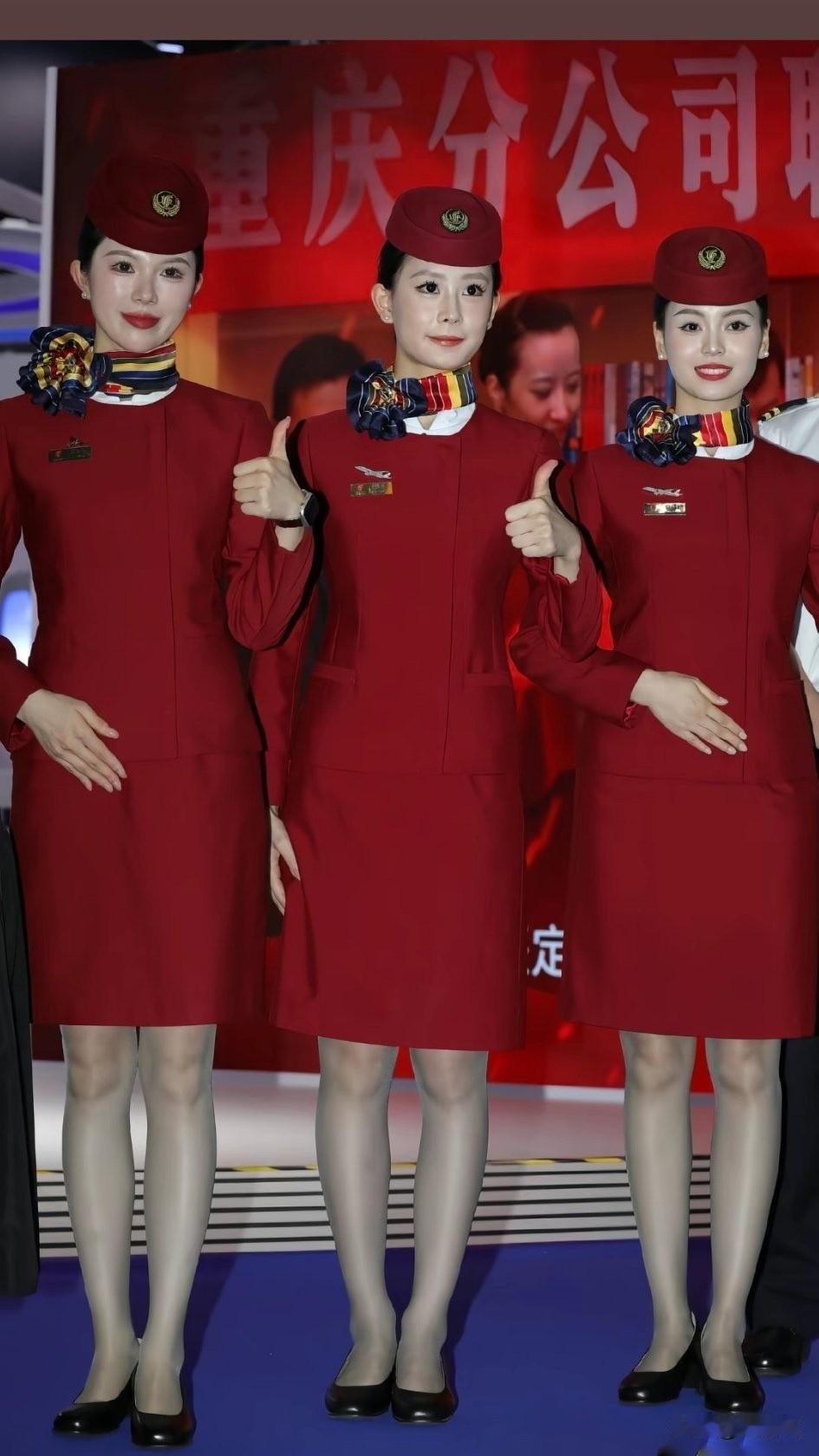 666，国航空姐给你竖大拇指啦！