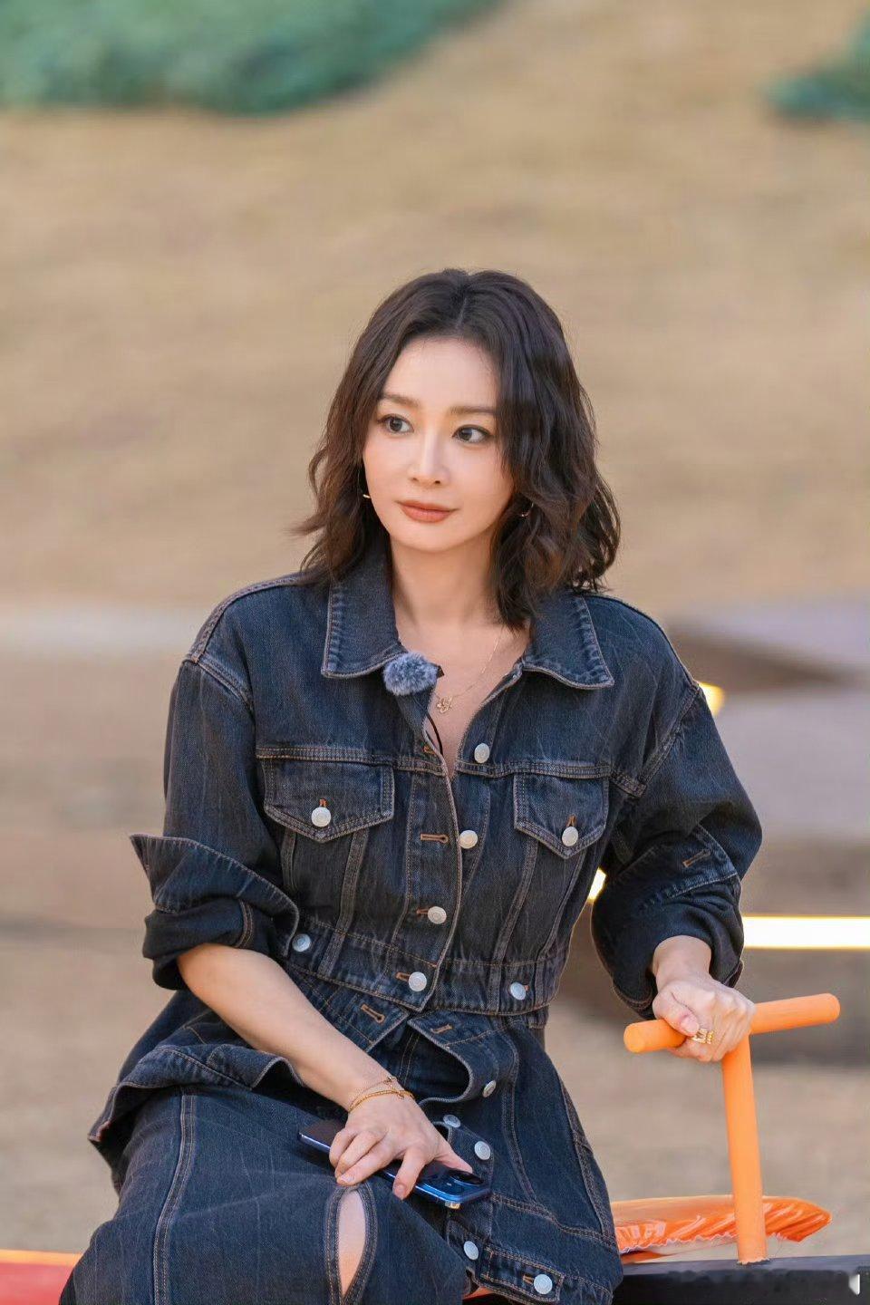 高叶一听影后嘴角比ak还难压高叶听到影后嘴角都压不住，又开心又害羞太真实了！王传