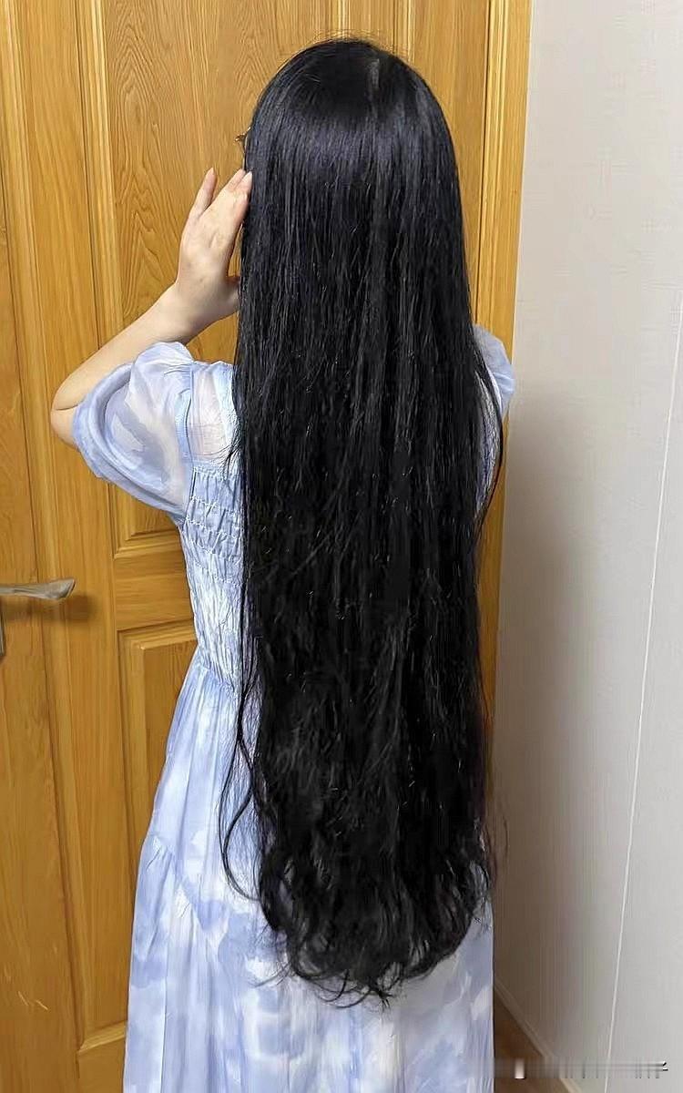 喜欢长发，爱搭理长发的女生，都是有耐心，不急躁，脾气好的女人，对吗？[害羞][害