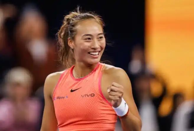 王者归来，郑钦文复出迎2026首秀
郑钦文手肘伤愈，1月27日抵达阿联酋备战阿布