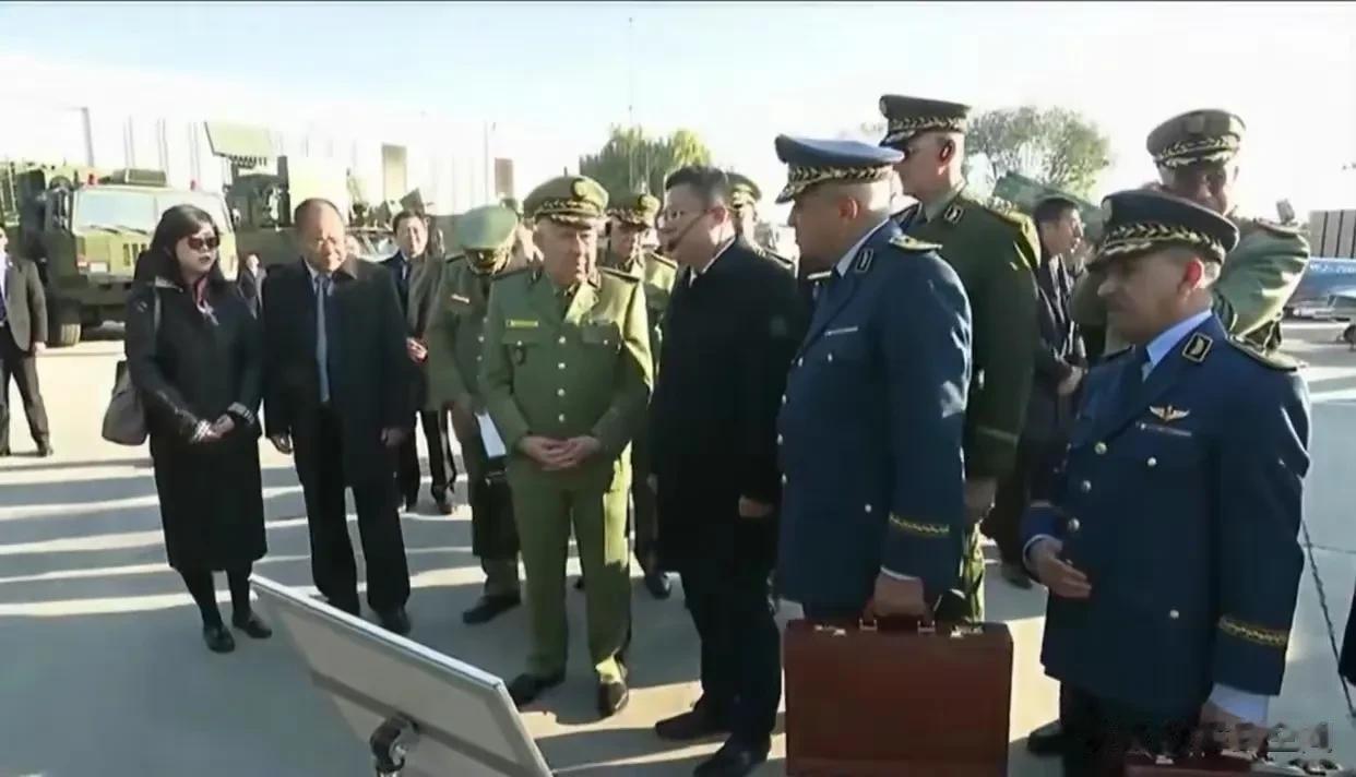 阿尔巴尼亚总参谋长访华，意向购买防空导弹，能卖吗？
近日，阿总参谋长赛义德·沙内