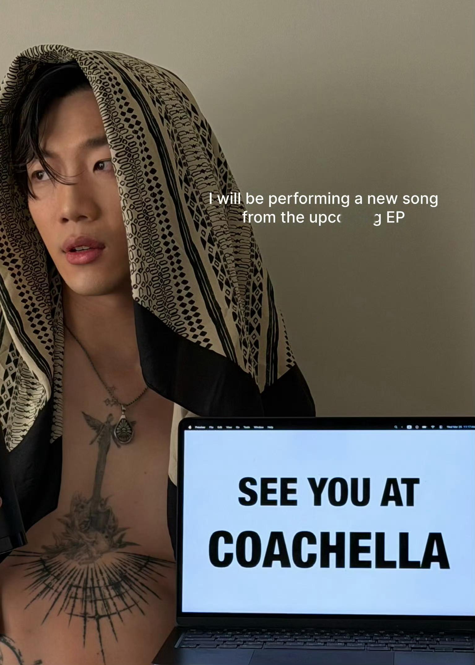 这些年爱听华语R&B的听歌人应该多多少少听过ØZI和他的创作，他很擅长用慵懒醇厚