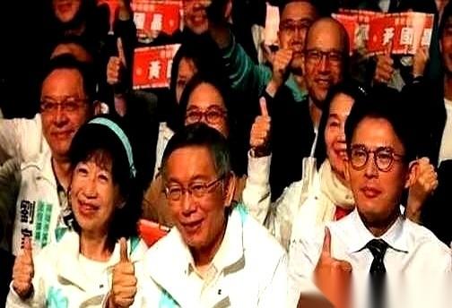 不得不说，郑丽文这一巴掌，扇得是真响亮。直接把黄国昌的市长梦给扇懵了。还搁那儿谈