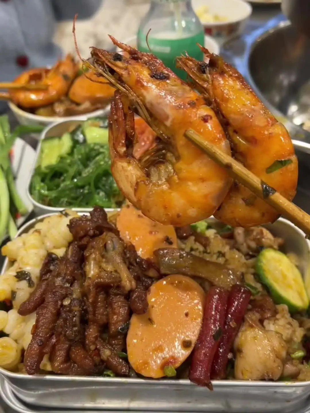 重庆！！！和好朋友坐轻轨去吃的穷鬼食堂！！