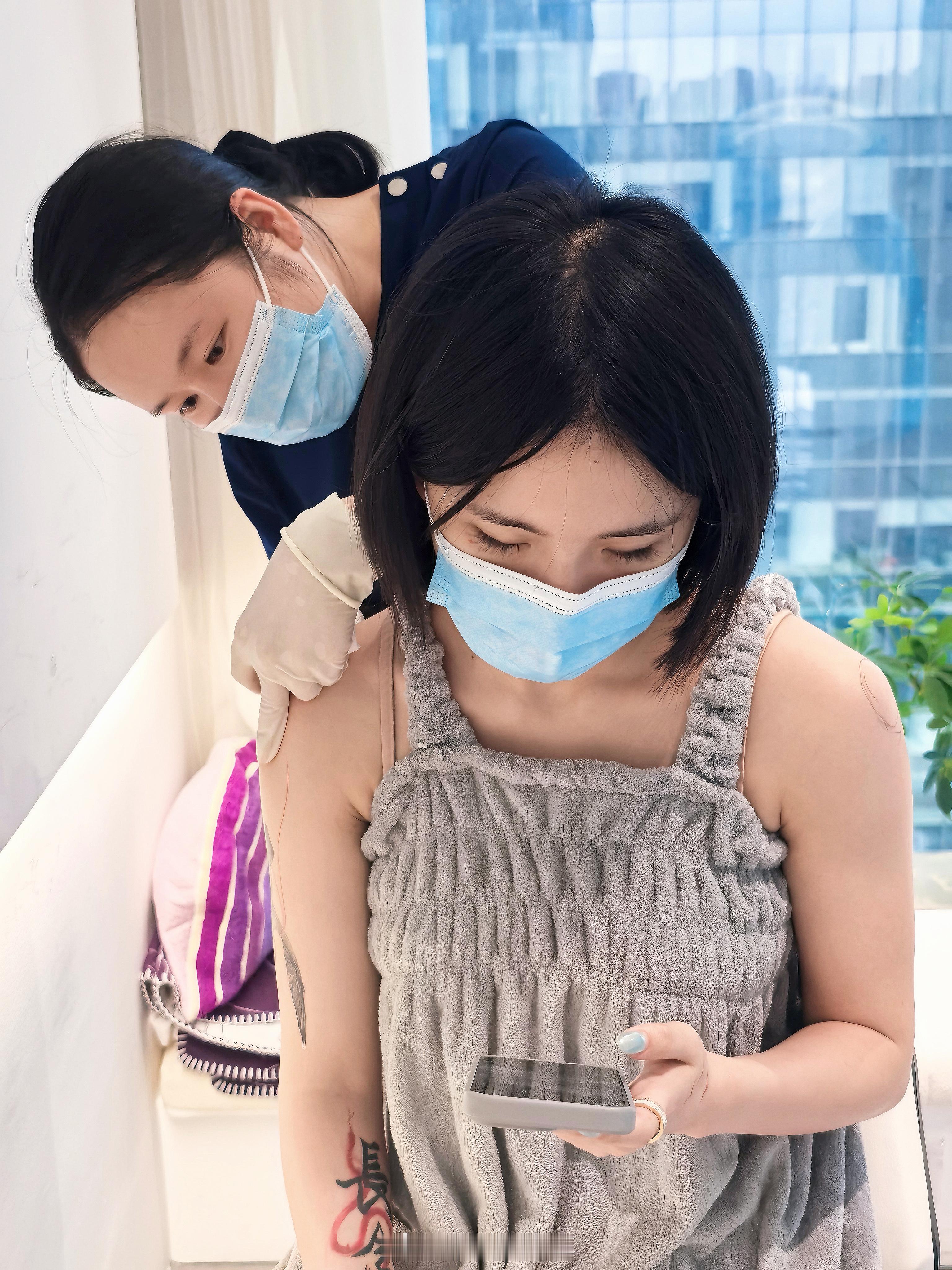 冰冰变美碎碎念 ｜直角肩注射功课码住！1️⃣不同基础肩型的设计重点▪️重度溜肩：