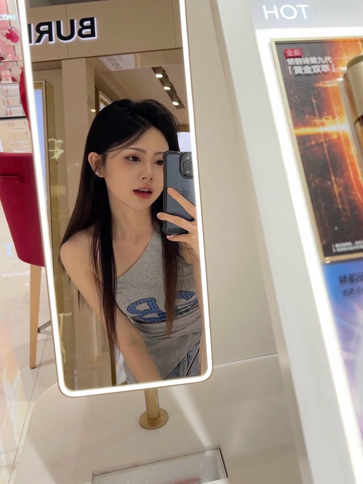 Roses.Roses will bloom all the time...