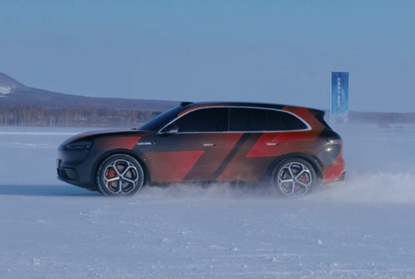 鸿蒙智行发布预告片，问界家族到场，问界M6 即将发布。从目前的路测曝光图看，M6