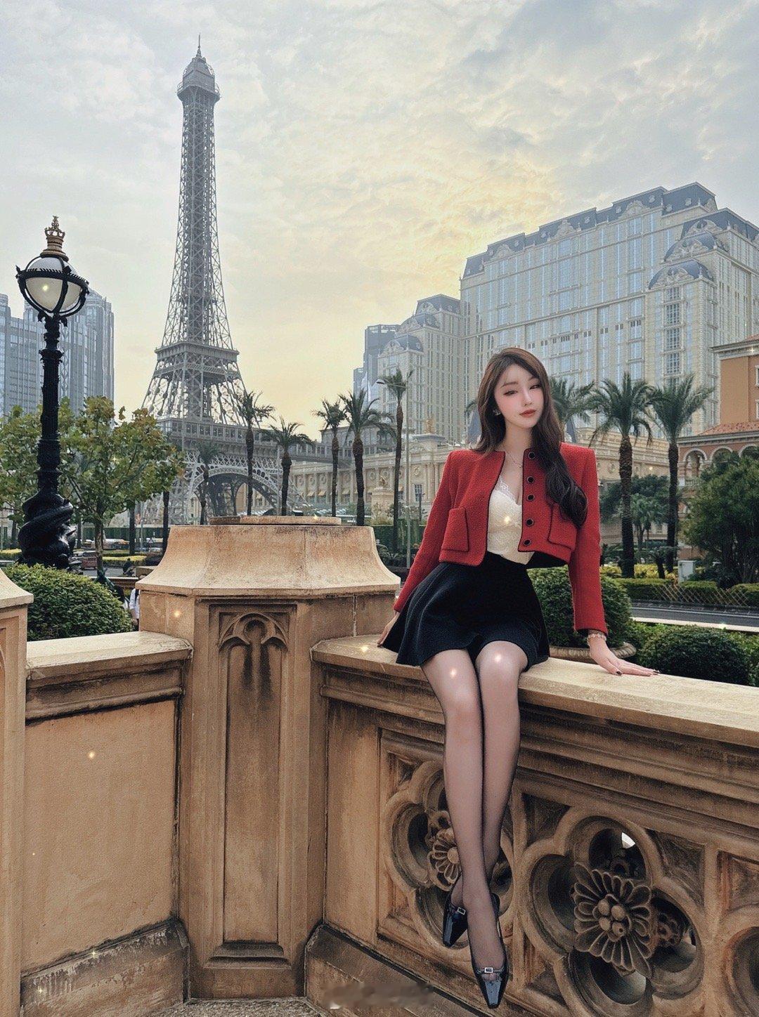 富有之谓大业🧧钟声一响日新之谓盛德🌞黄金万两超模﻿艺术web3拍卖会rwai