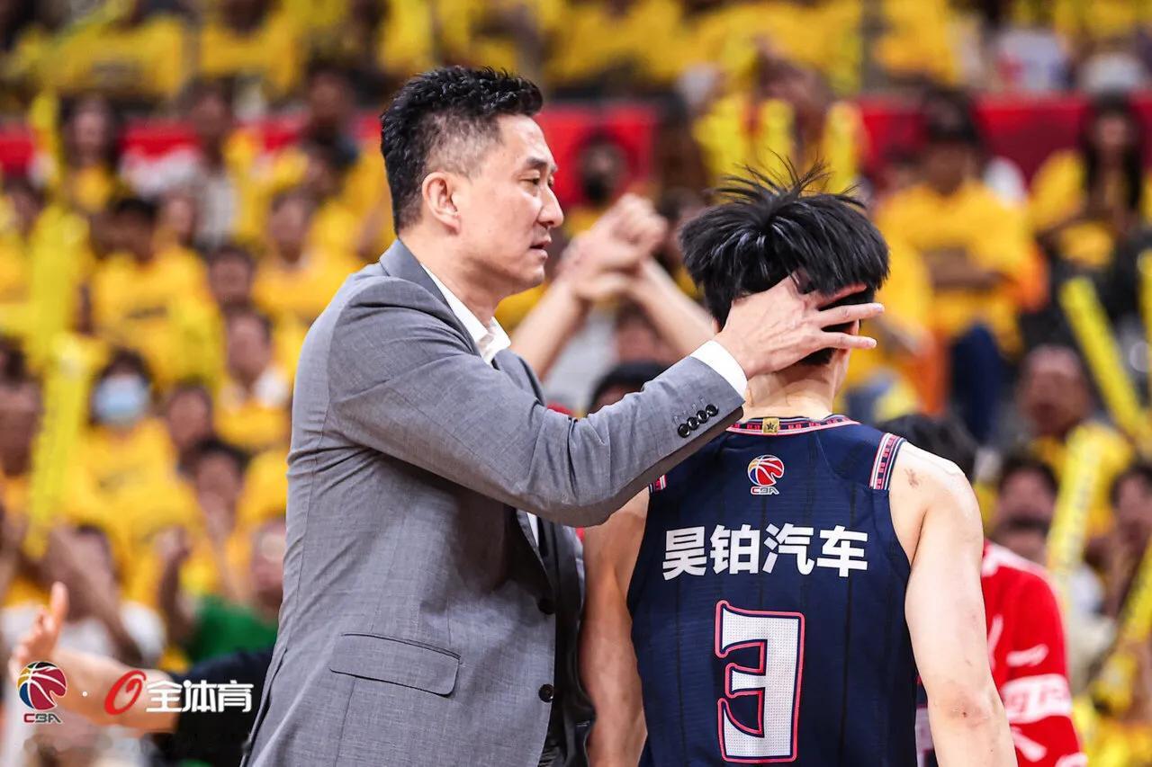 广东男篮95:116辽宁男篮，这两点是球队输球的关键

1、内线太吃亏了
比赛中