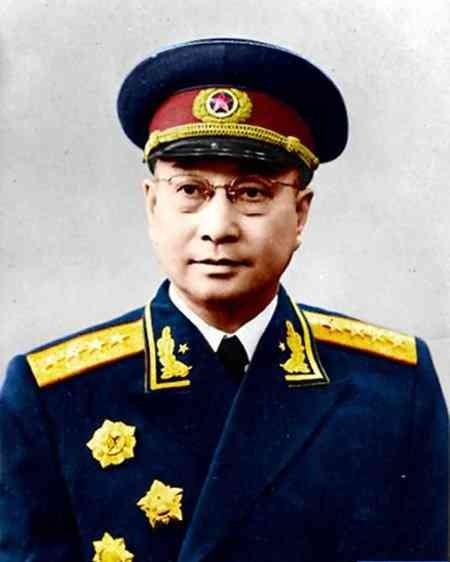 开国大将陈赓的人脉与经历堪称独一份传奇： 妹夫是大将谭政，连襟是上将陈锡联； 当